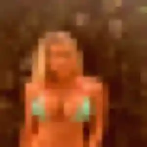 Yvonne (26 ans) à Albert attend un rencontre cougar rapidement