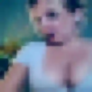 Romina, 20 ans, disponible à Artigues-près-Bordeaux pour une rencontre coquine
