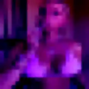 Adelaide, 25 ans, en ligne à Coulogne pour une rencontre coquine