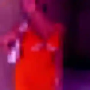 Inaya, 21 ans, cherche un rencontre cougar à Cranves-Sales