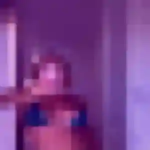 Charmante Emmanuelle, 20 ans à Ferrière-la-Grande - la contacter