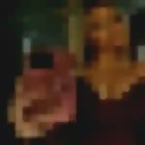 Yvonne, 23 ans, connectée à La Riche pour une rencontre coquine