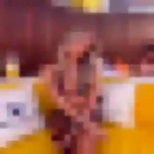 Photo de Virginie à La Roquette-sur-Siagne (21 ans) - rencontre cougar anonyme