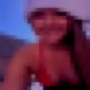 Leontine, 23 ans, disponible à La Ville-du-Bois pour une rencontre coquine