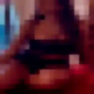 Geneve (23 ans) à Lyon cherche un rencontre cougar ce soir