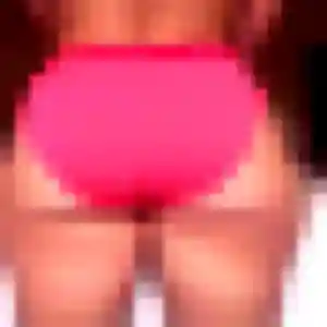 Wahiba, fille de 26 ans propose rencontre cougar à Romagnat