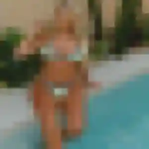 Photo de Geraldine à Roncq (27 ans) - rencontre cougar anonyme