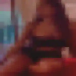 Laurence, 25 ans, en ligne à Saint-André-de-Cubzac pour un rencontre cougar