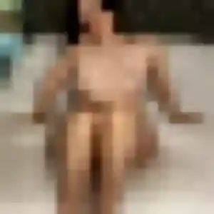 Découvre Daphne, 22 ans à Saint-Cyprien gratuitement