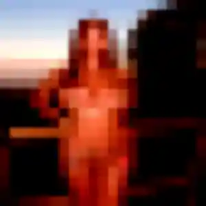 Leontine, 22 ans, connectée à Saint-Paul pour une rencontre coquine