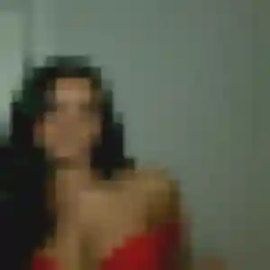 Sarah, 32 ans, en ligne à Saint-Pierre-en-Faucigny pour un rencontre cougar