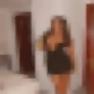Charmante Mia, 29 ans à Salles - la contacter