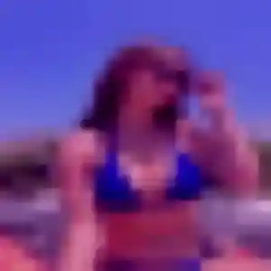 Dounia, 23 ans, en ligne à Six-Fours-les-Plages pour un rencontre cougar