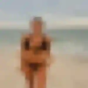 Hortense, fille de 19 ans cherche rencontre cougar à Vallons-de-l'Erdre