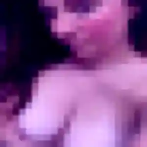 Yael, 25 ans, connectée à Vernaison pour un rencontre cougar