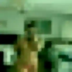 Stephanie (22 ans) à Versailles attend une rencontre ce soir