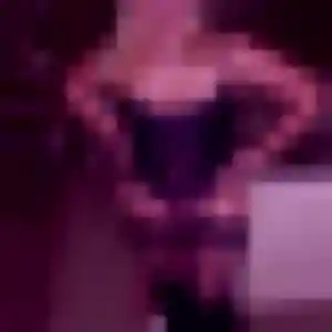Clara, 23 ans, en ligne à Vierzon pour une rencontre coquine